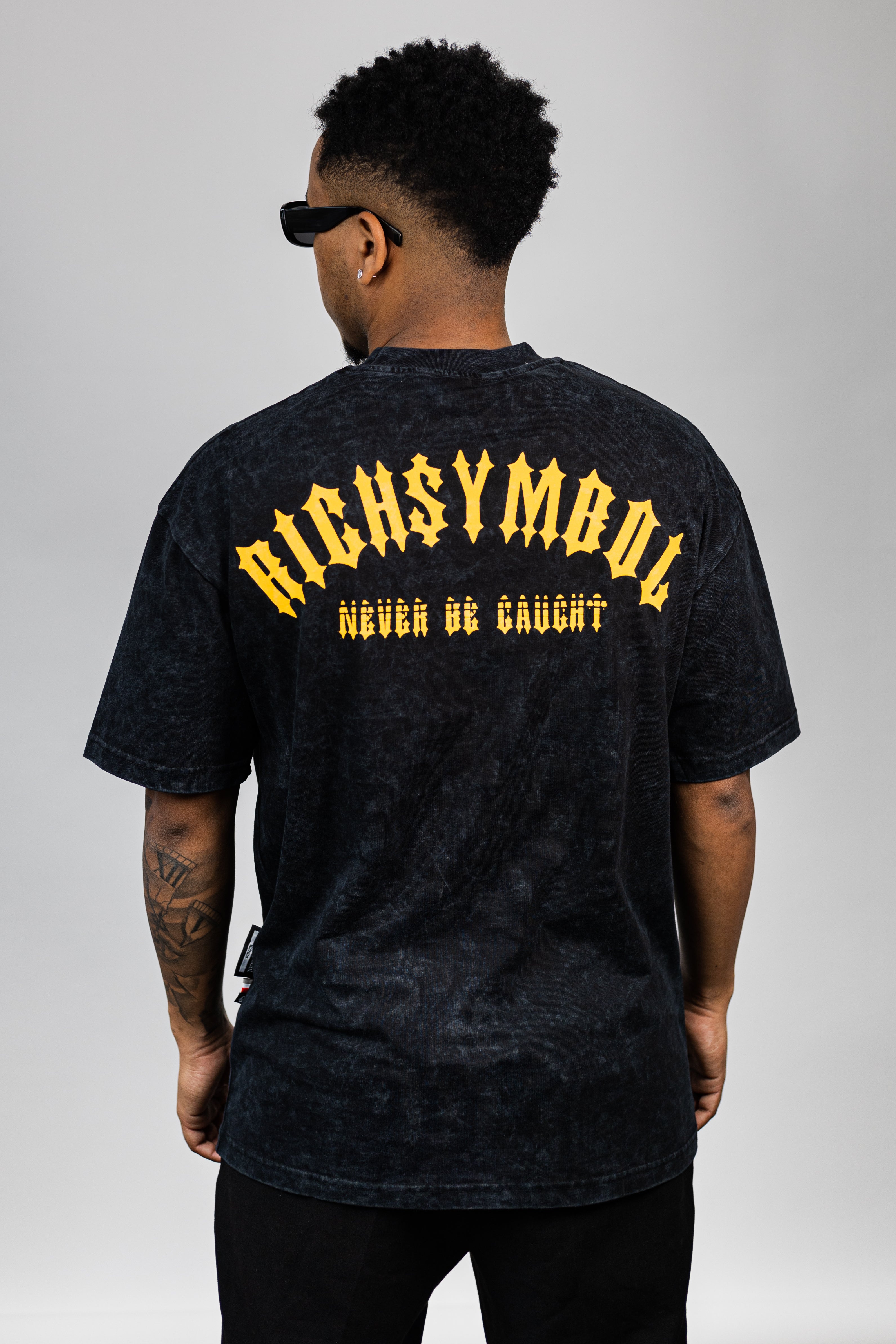 NEVER BE CAUGHT T-SHIRT - WASHED BLACK