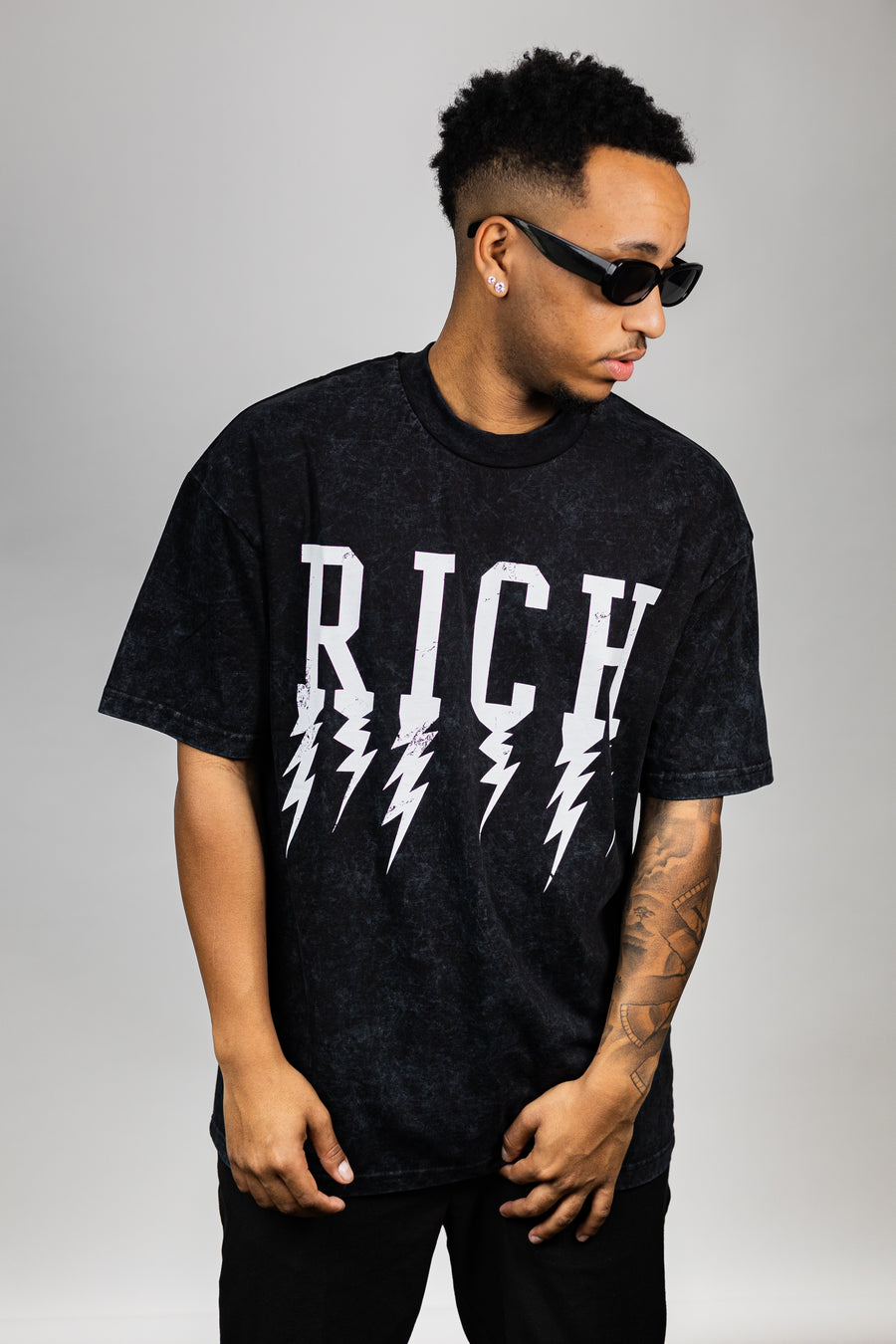 RICH T-SHIRT - WASHED BLACK